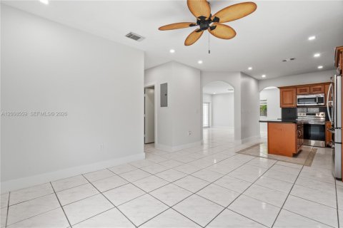 Villa ou maison à vendre à Miami, Floride: 4 chambres, 182.46 m2 № 2074159 - photo 15
