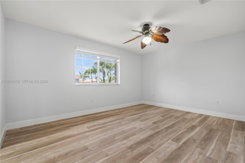 Villa ou maison à vendre à Miami, Floride: 4 chambres, 182.46 m2 № 2074159 - photo 26