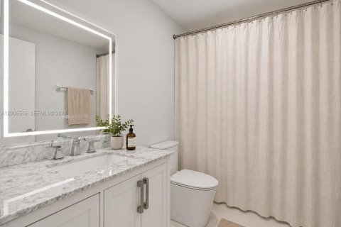 Villa ou maison à vendre à Miami, Floride: 4 chambres, 182.46 m2 № 2074159 - photo 25