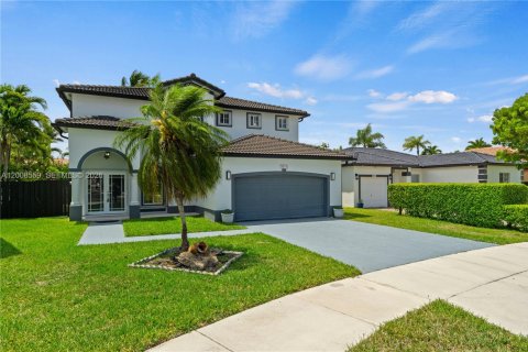 Villa ou maison à Miami, Floride 4 chambres, 182.46 m2 № 2074159
