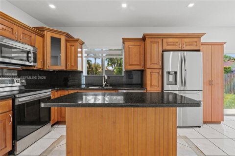Villa ou maison à vendre à Miami, Floride: 4 chambres, 182.46 m2 № 2074159 - photo 11