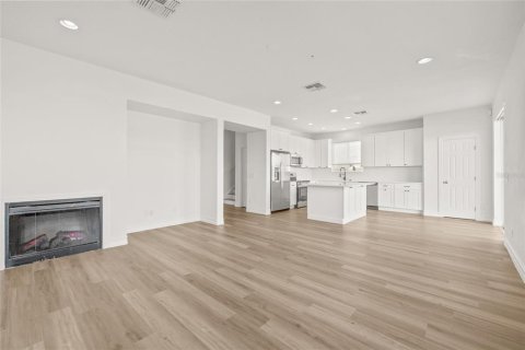 House in Land O' Lakes, Florida 4 bedrooms, 246.38 sq.m. № 1905872 - photo 10