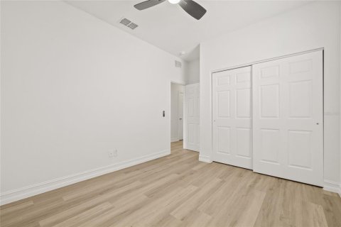 House in Land O' Lakes, Florida 4 bedrooms, 246.38 sq.m. № 1905872 - photo 21