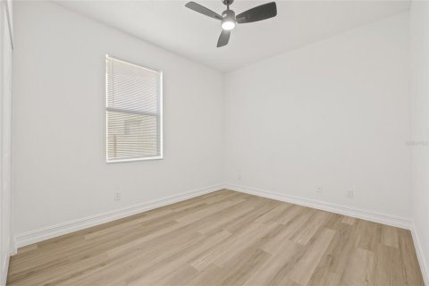 House in Land O' Lakes, Florida 4 bedrooms, 246.38 sq.m. № 1905872 - photo 20