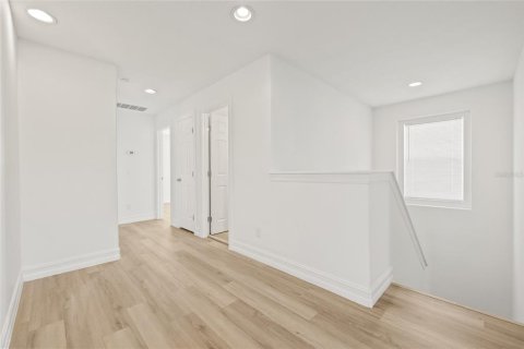 House in Land O' Lakes, Florida 4 bedrooms, 246.38 sq.m. № 1905872 - photo 23