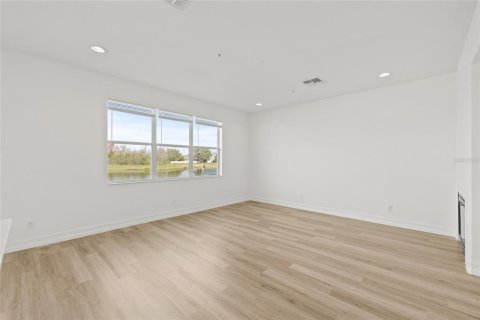 House in Land O' Lakes, Florida 4 bedrooms, 246.38 sq.m. № 1905872 - photo 8