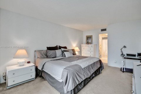 Купить кондоминиум в Санни-Айлс-Бич, Флорида 2 спальни, 126.07м2, № 2009895 - фото 13