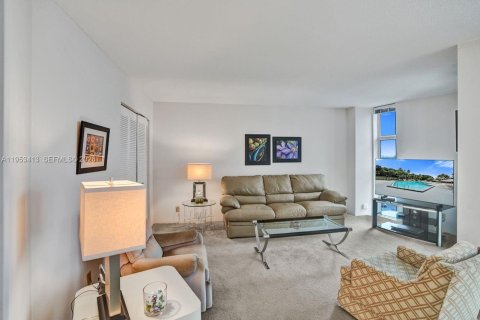 Купить кондоминиум в Санни-Айлс-Бич, Флорида 2 спальни, 126.07м2, № 2009895 - фото 16