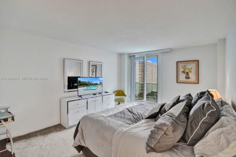 Купить кондоминиум в Санни-Айлс-Бич, Флорида 2 спальни, 126.07м2, № 2009895 - фото 10
