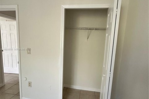 Townhouse in Homestead, Florida 4 bedrooms, 132.2 sq.m. № 1983596 - photo 19