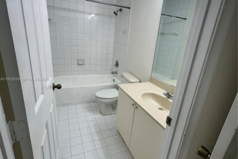 Townhouse in Homestead, Florida 4 bedrooms, 132.2 sq.m. № 1983596 - photo 16