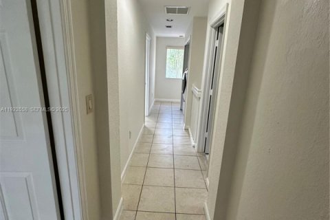 Townhouse in Homestead, Florida 4 bedrooms, 132.2 sq.m. № 1983596 - photo 9