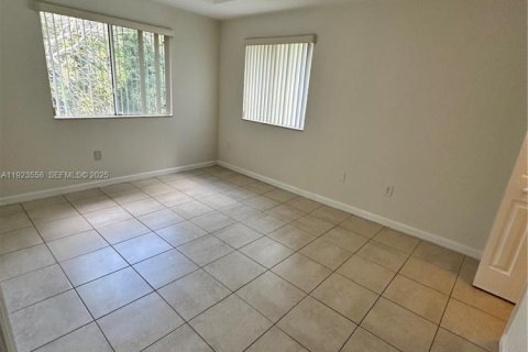 Townhouse in Homestead, Florida 4 bedrooms, 132.2 sq.m. № 1983596 - photo 24