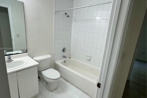 Townhouse in Homestead, Florida 4 bedrooms, 132.2 sq.m. № 1983596 - photo 15