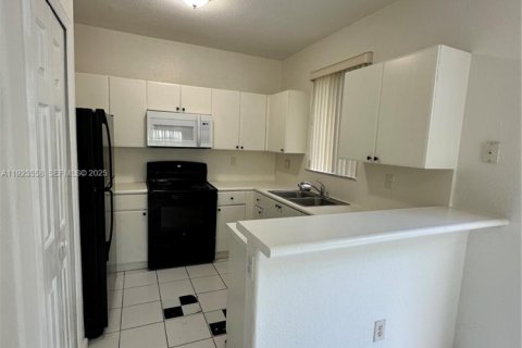 Townhouse in Homestead, Florida 4 bedrooms, 132.2 sq.m. № 1983596 - photo 7