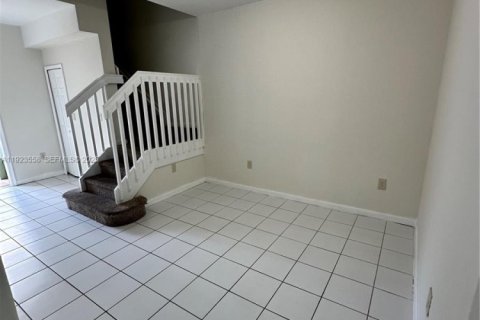 Townhouse in Homestead, Florida 4 bedrooms, 132.2 sq.m. № 1983596 - photo 5