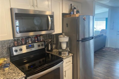 Appartement à louer à Bradenton, Floride: 2 chambres, 72.46 m2 № 2387339 - photo 5