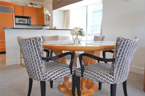 Copropriété à louer à Miami, Floride: 2 chambres, 162.3 m2 № 1842564 - photo 4