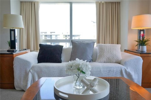 Copropriété à louer à Miami, Floride: 2 chambres, 162.3 m2 № 1842564 - photo 6