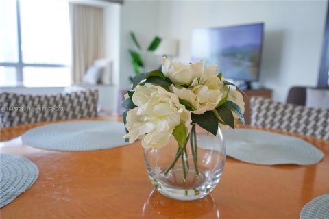 Copropriété à louer à Miami, Floride: 2 chambres, 162.3 m2 № 1842564 - photo 18