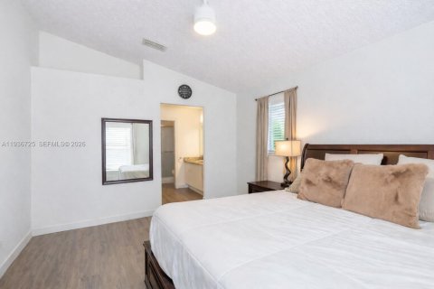 House in Sunrise, Florida 2 bedrooms, 110.09 sq.m. № 1994865 - photo 15