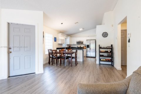 House in Sunrise, Florida 2 bedrooms, 110.09 sq.m. № 1994865 - photo 29