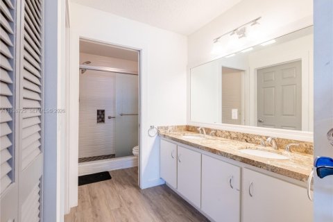 House in Sunrise, Florida 2 bedrooms, 110.09 sq.m. № 1994865 - photo 16