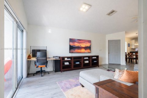 House in Sunrise, Florida 2 bedrooms, 110.09 sq.m. № 1994865 - photo 27