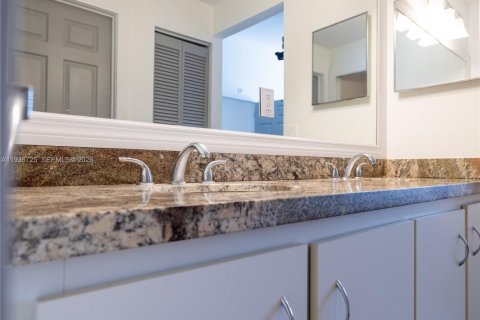 House in Sunrise, Florida 2 bedrooms, 110.09 sq.m. № 1994865 - photo 25