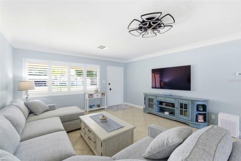 House in Belleair, Florida 2 bedrooms, 163.14 sq.m. № 2200084 - photo 9