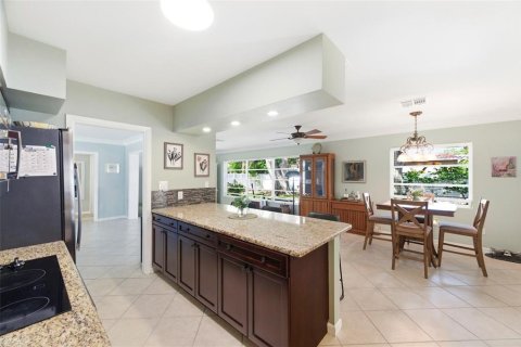 House in Belleair, Florida 2 bedrooms, 163.14 sq.m. № 2200084 - photo 16