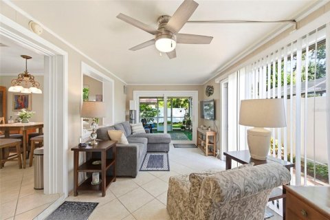House in Belleair, Florida 2 bedrooms, 163.14 sq.m. № 2200084 - photo 25