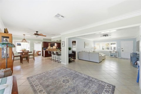 House in Belleair, Florida 2 bedrooms, 163.14 sq.m. № 2200084 - photo 22