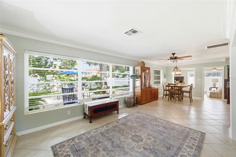 House in Belleair, Florida 2 bedrooms, 163.14 sq.m. № 2200084 - photo 14