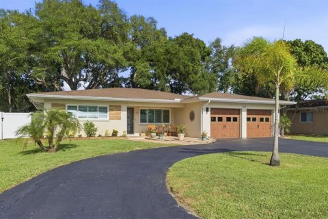 House in Belleair, Florida 2 bedrooms, 163.14 sq.m. № 2200084 - photo 4