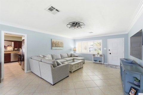 House in Belleair, Florida 2 bedrooms, 163.14 sq.m. № 2200084 - photo 12