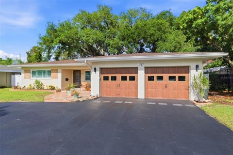House in Belleair, Florida 2 bedrooms, 163.14 sq.m. № 2200084 - photo 5