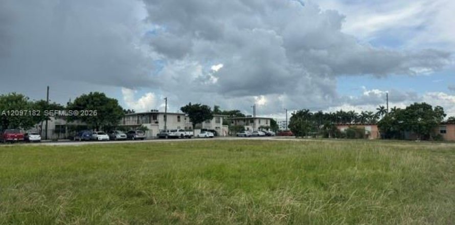 Land in Homestead, Florida № 2399963