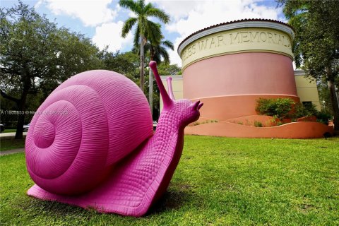 Townhouse in Coral Gables, Florida 4 bedrooms, 201.32 sq.m. № 1956828 - photo 23