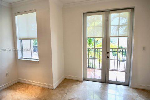 Townhouse in Coral Gables, Florida 4 bedrooms, 201.32 sq.m. № 1956828 - photo 6