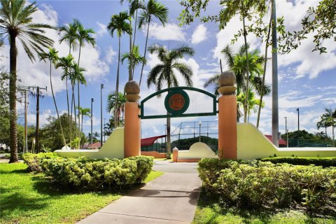 Townhouse in Coral Gables, Florida 4 bedrooms, 201.32 sq.m. № 1956828 - photo 22