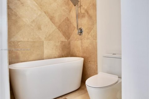 Townhouse in Coral Gables, Florida 4 bedrooms, 201.32 sq.m. № 1956828 - photo 12