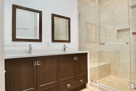 Townhouse in Coral Gables, Florida 4 bedrooms, 201.32 sq.m. № 1956828 - photo 13