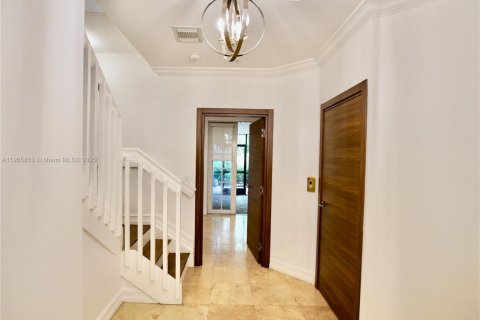 Townhouse in Coral Gables, Florida 4 bedrooms, 201.32 sq.m. № 1956828 - photo 18