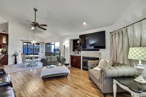Condominio en venta en Crystal River, Florida, 2 dormitorios, 123.1 m2 № 2152369 - foto 2