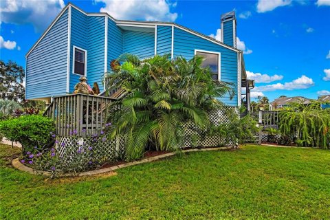 Condo in Crystal River, Florida, 2 bedrooms № 2152369