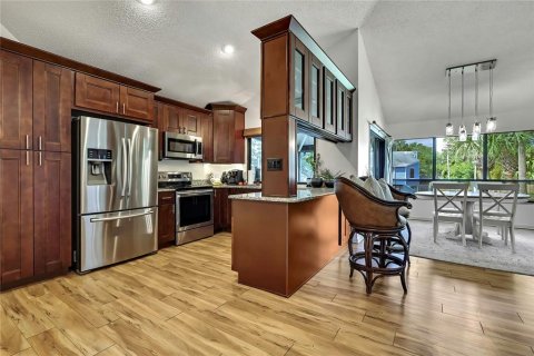 Condominio en venta en Crystal River, Florida, 2 dormitorios, 123.1 m2 № 2152369 - foto 11