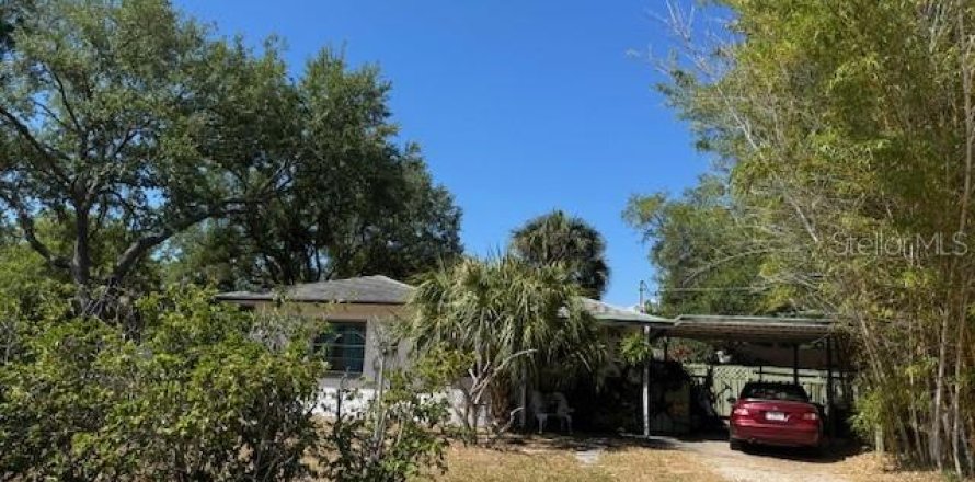 House in Oldsmar, Florida 2 bedrooms, 116.13 sq.m. № 2203101