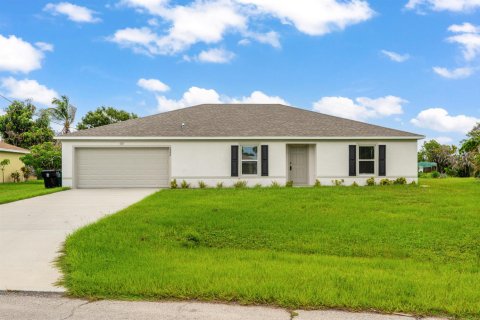 Casa en Port St. Lucie, Florida 4 dormitorios, 198.25 m2 № 2341023