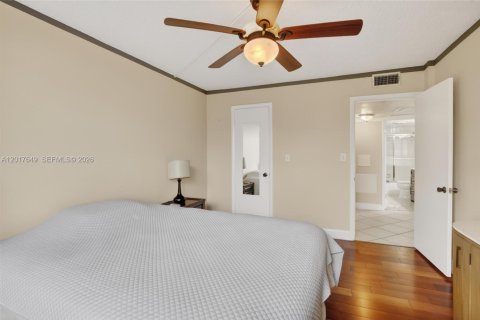 Condo in Plantation, Florida, 2 bedrooms  № 2186060 - photo 26